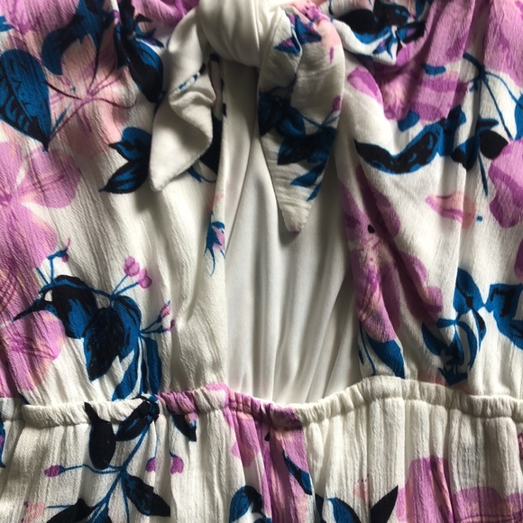 Adorable romper - Picture 3 of 5